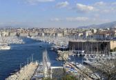 Arrivée triomphale de la Flamme Olympique à Marseille à bord du Belem le 8 mai. Crédit photo AFP.